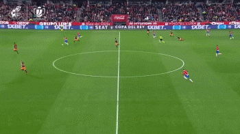 布朗赛季前21场三次砍下40+，伯德之后队史第二人